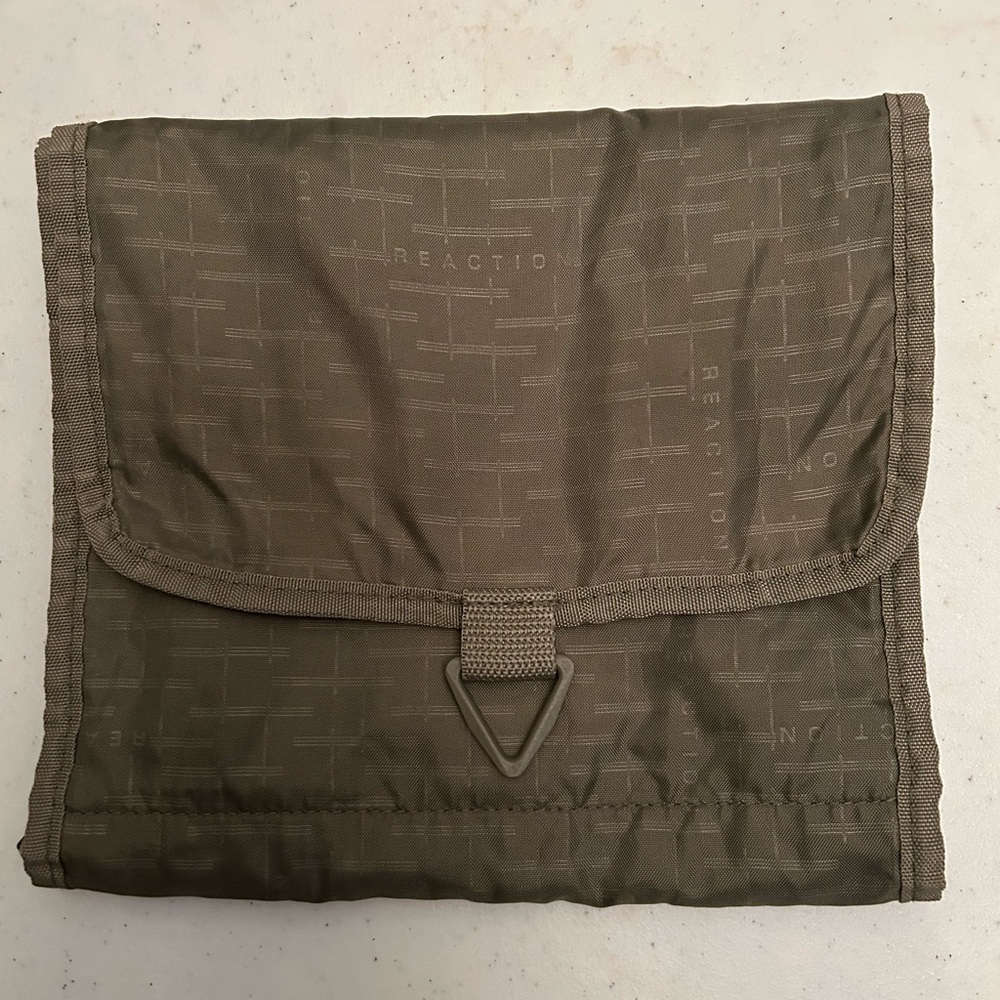 Kenneth Cole Olive Toiletry Bag